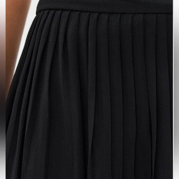 Reformation Lovell Black Pleated Skirt Mini Length Side Zip Women’s Size Medium - Picture 5 of 10